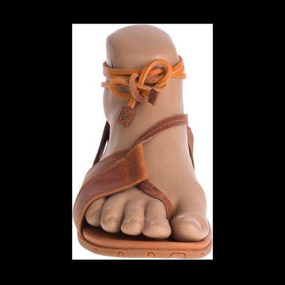 Chacos size 7 New ! - Picture 2 of 9